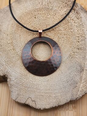 18in Adjustable Hammered Copper Circle Pendant Necklace in Brown
